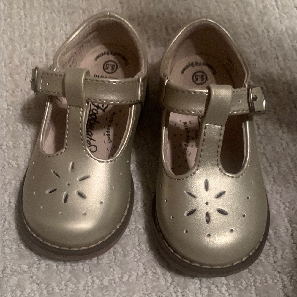 FootMates Cream T-Strap Dress Shoes with Perforated Design - Picture 2 of 4